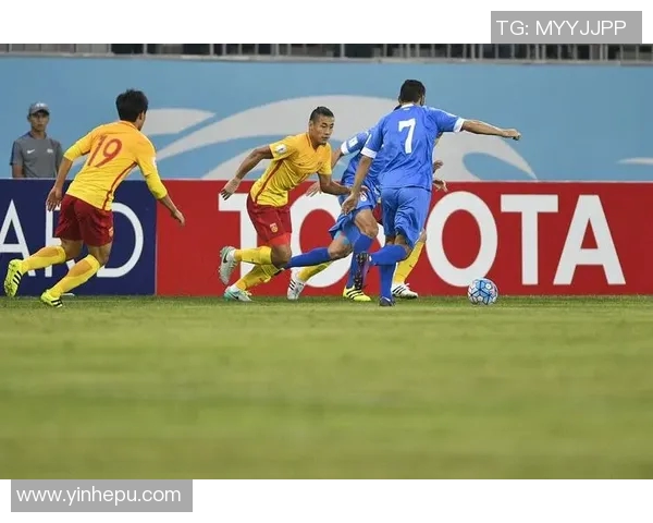 乌兹别克斯坦与卡塔尔的激烈对决展现足球魅力与团队精神